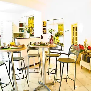 Living San Pietro , Roma Italia